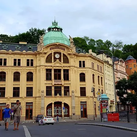Lägenhet Holiday Ii Karlovy Vary